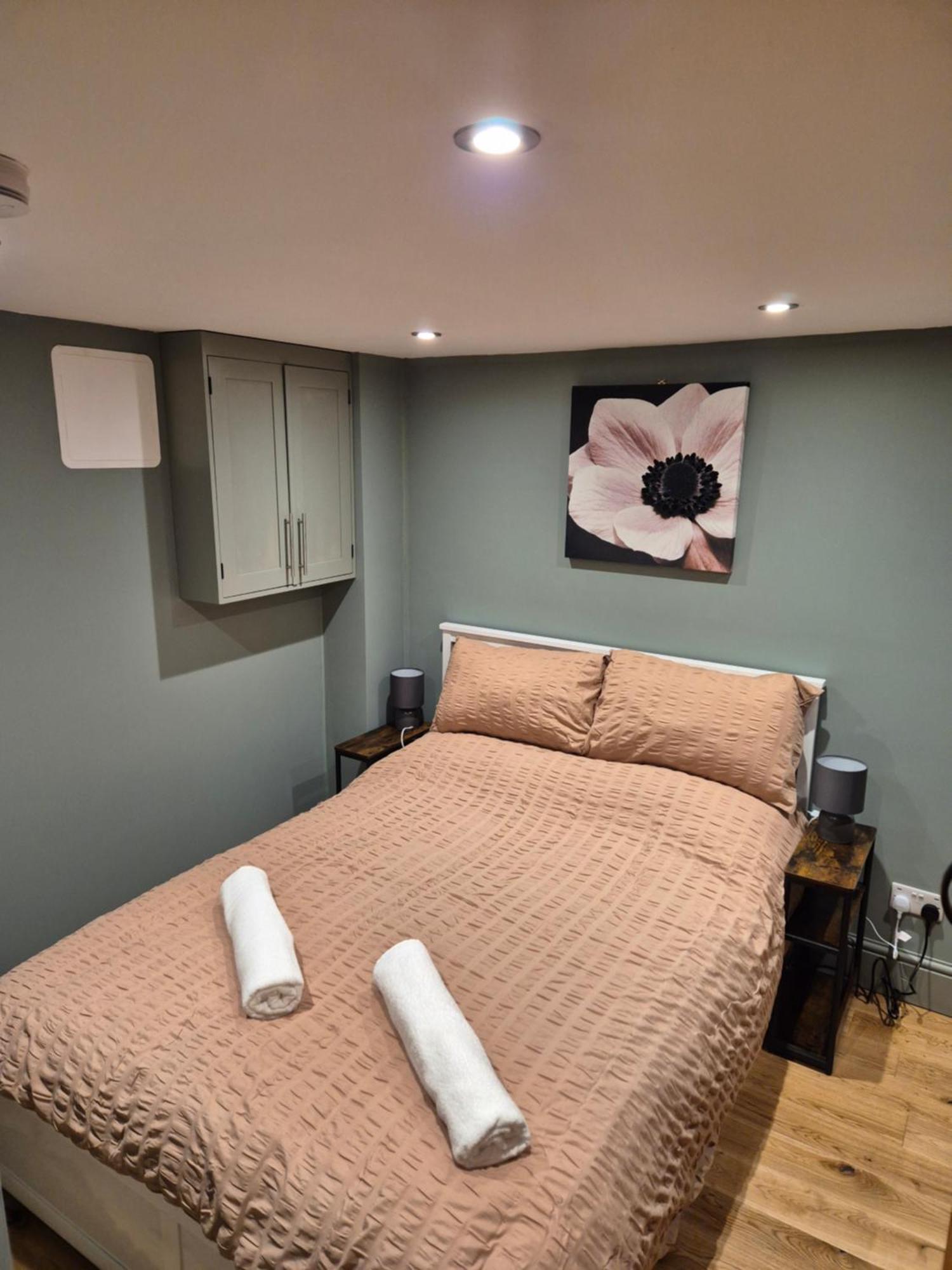 Charming 1 Bed Peak District Barn Conversion Foolow Экстерьер фото